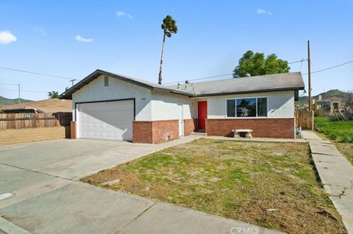 90 Herbert Ave, Lake Elsinore CA  92530-4428 exterior