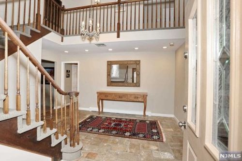 725 Tall Oaks Ct, Franklin Lakes, NJ 07417-1464