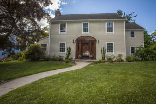3 Meadow Rd, Harrison, NY 10528-2203