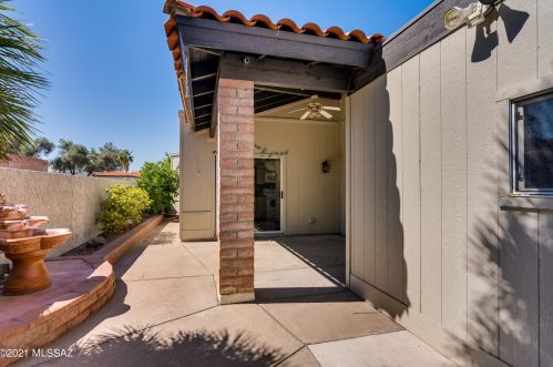 7574 Camino De Querabi, Tucson, AZ 85715-4245
