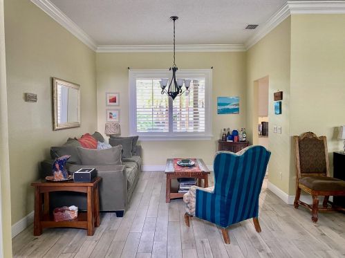 4260 Barnsley Dr, Orlando, FL 32812-8120