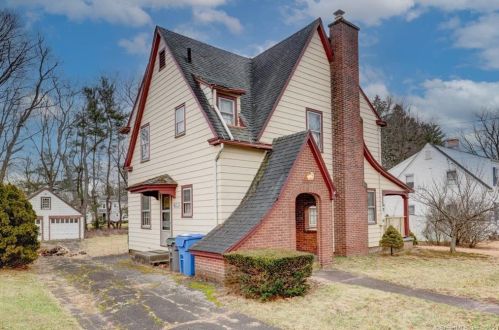 61 Phelps Rd, Manchester, CT 06042-3209