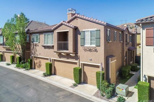 19321 Wilson Ln, Santa Clarita, CA 91350-3250