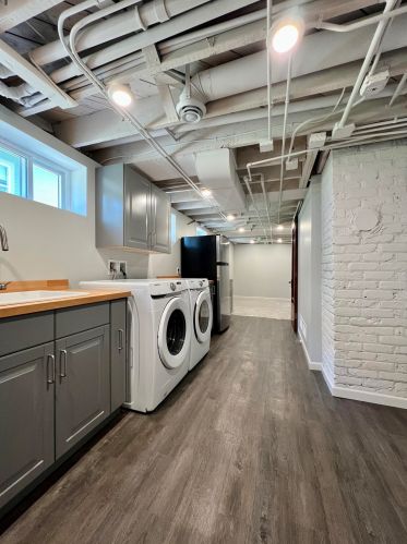 4532 Newhall St, Milwaukee WI 53211-1527 exterior