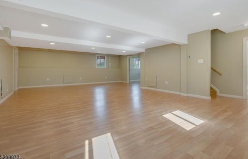 10 Providence Dr, Flemington NJ  08822-3447 exterior