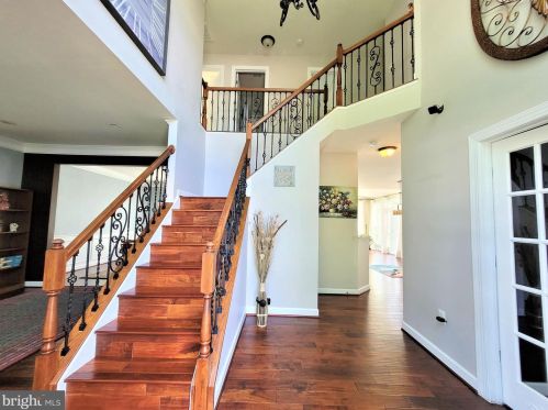 16399 Kramer Estate Dr, Woodbridge VA  22191-6003 exterior