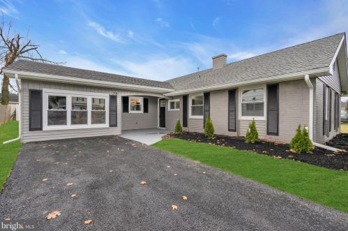 38 Parish Ln, Willingboro NJ  08046-2708 exterior