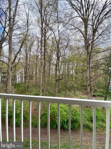 224 Stone Hurst Ct, New Castle DE  19720-3947 exterior