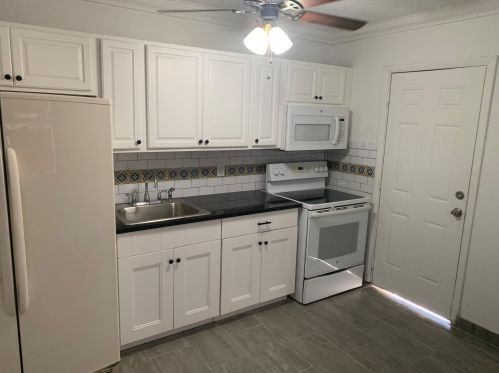 563 4th St, West Palm Beach FL  33404-7821 exterior