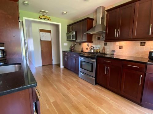 672 Larkfield Rd, Elwood NY  11731-5914 exterior