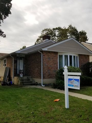 20 Royal Ct, Roosevelt, NY 11575-1318