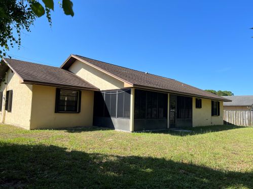 509 Fallon Dr, Fort Pierce, FL 34983-2636