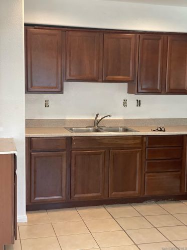 942 Lacy Ave, Calexico, CA 92231-2009