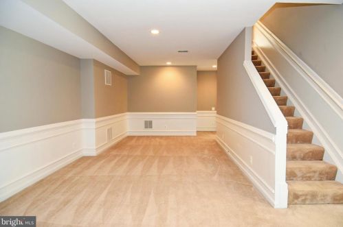 6022 Slippery Rock Rd, Haymarket VA  20169-3312 exterior