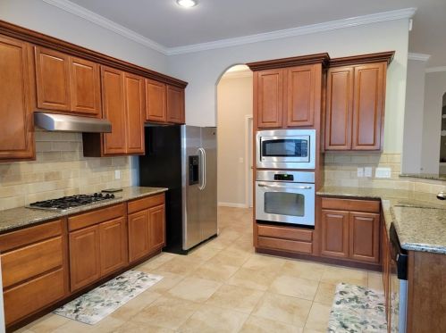 10206 Dover Fls Ct, Humble TX  77338-2844 exterior