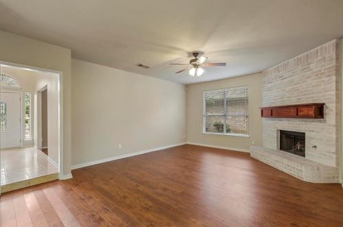 4845 Park Brook Dr, Fort Worth, TX 76137-5409