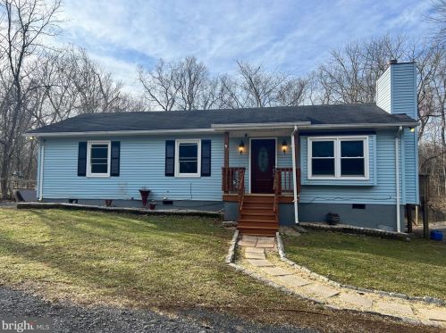 218 Foothill Ln, Harpers Ferry, WV 25425-4760