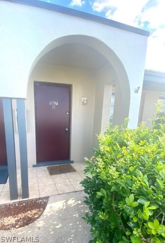 1107 Loop Blvd, Lehigh Acres, FL 33936-6005