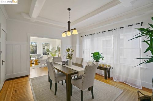 456 Cavour St, Oakland CA  94618-1077 exterior