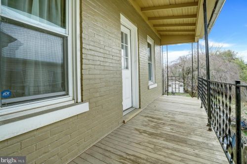 62 Charlotte St, Pottstown PA  19464-5947 exterior