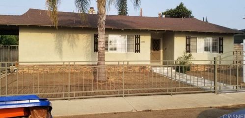 6151 Atoll Ave, Van Nuys, CA 91401-3106