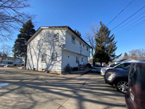 471 Moreland Blvd, Waukesha, WI 53188-3303