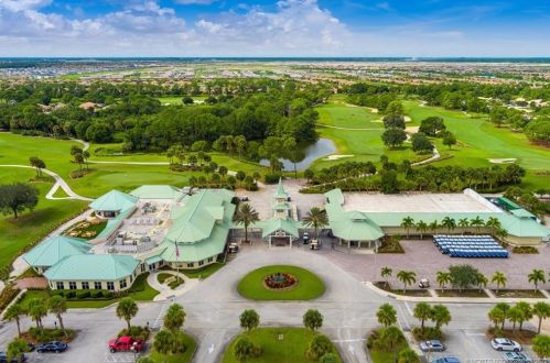 8801 One Putt Pl, Fort Pierce FL  34986-3068 exterior