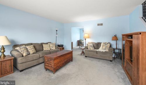 1103 Gray Ct, New Castle, DE 19720-6039