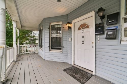 260 Seymour Ave, Newark NJ  07112-1633 exterior