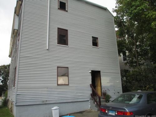 156 Hill St, Waterbury, CT 06704-3011