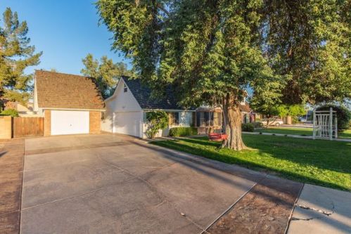 1906 Fountain St, Mesa, AZ 85203-5125