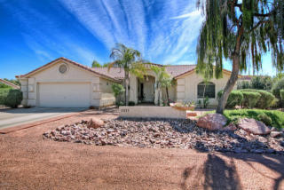 1037 Knoll St, Mesa, AZ 85203-1924