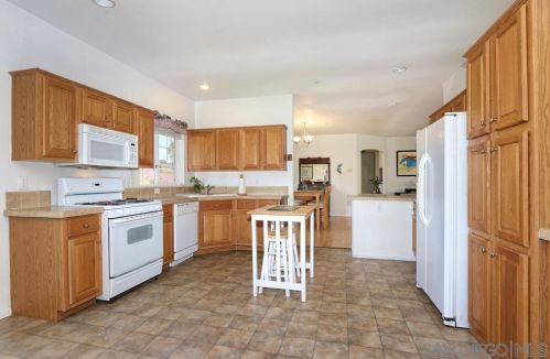 6960 Lilac Rd, Bonsall CA  92003-4312 exterior