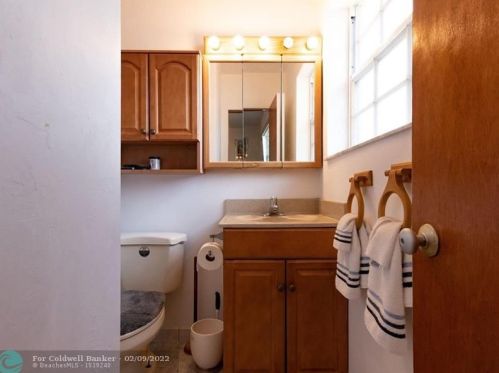 934 72nd St, Hialeah FL  33014-5226 exterior