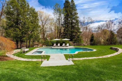 1857 Newfield Ave, Stamford, CT 06903-5129