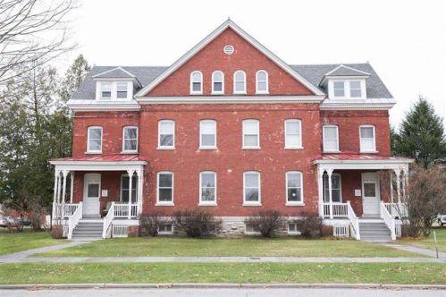 501 Dalton Dr, Colchester VT  05446-3104 exterior
