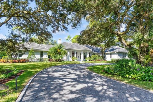 7 Country Rd, Boynton Beach FL  33436-5609 exterior