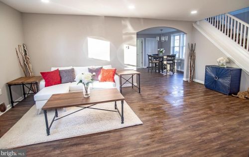 308 4th St, New Castle, DE 19720-5904