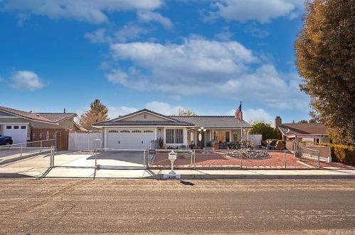 14398 Navarro Dr, Victorville, CA 92395-4557