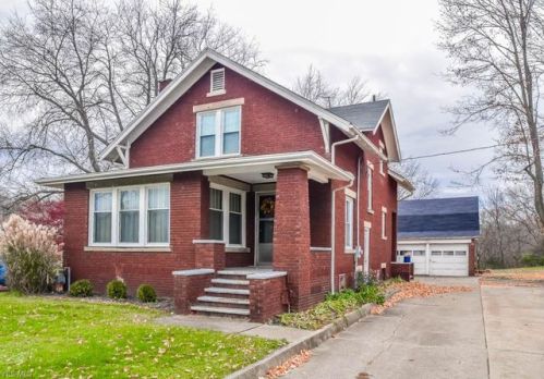 4243 Middlebranch Ave, Canton, OH 44705-2737