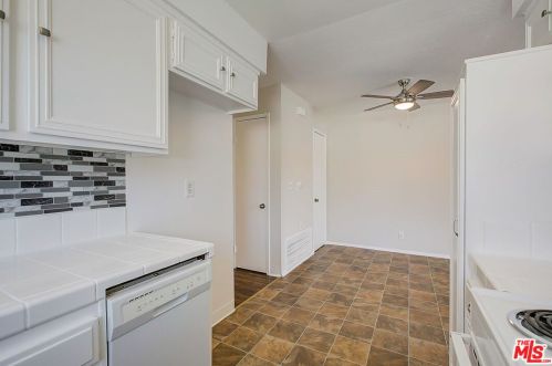 20707 Dot St, Santa Clarita CA  91350-2001 exterior