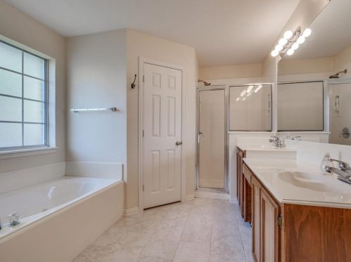 1100 Prospect Dr, Lewisville TX  75028-2548 exterior