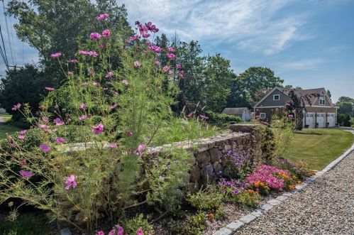 20 Jordan Cove Rd, Waterford CT  06385-3227 exterior