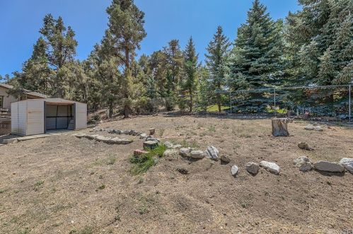 8908 Deer Trl, Frazier Park, CA 93225-9623