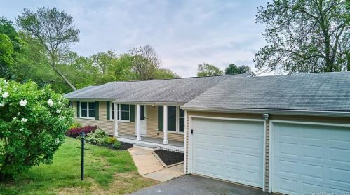 563 Old Hartford Rd, Colchester, CT 06415-2717
