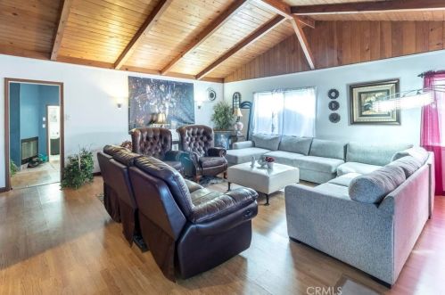 210 Davis St, Lake Elsinore CA  92530-3226 exterior