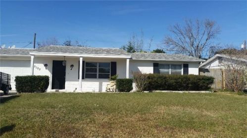 5103 Cape Cod Dr, Tarpon Springs, FL 34690-2005