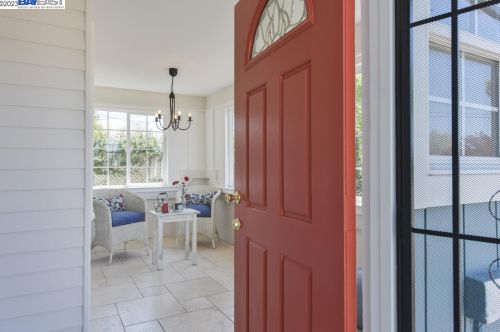398 Herma Ct, San Leandro, CA 94577-2006