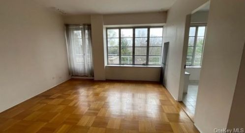 39 Penny Ln, Scarsdale NY  10583-3209 exterior