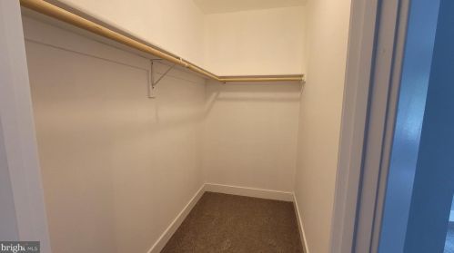 6912 Westlawn Dr, Falls Church VA  22042-2653 exterior